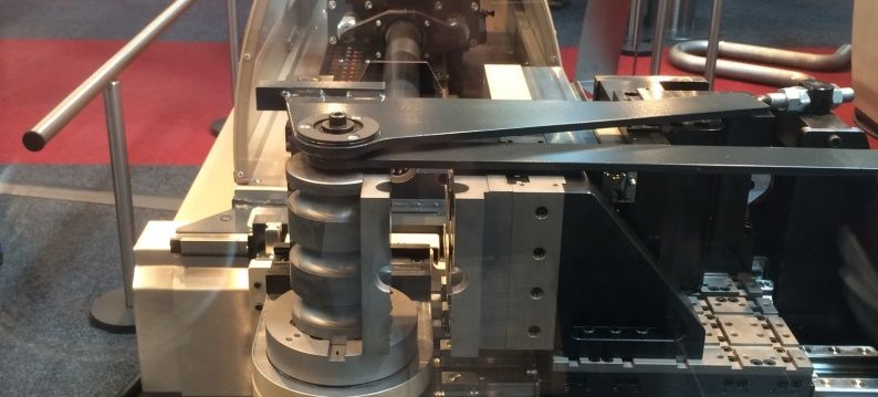 Dynobend multi radius buigmachine met Stober servoaandrijvingen